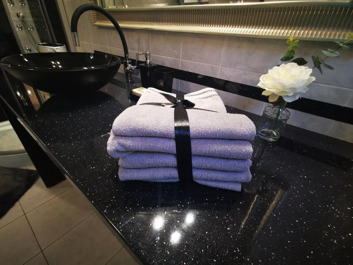 Апартаменты Luxury Basement In The Surrounding Of Budapest Модьород Экстерьер фото
