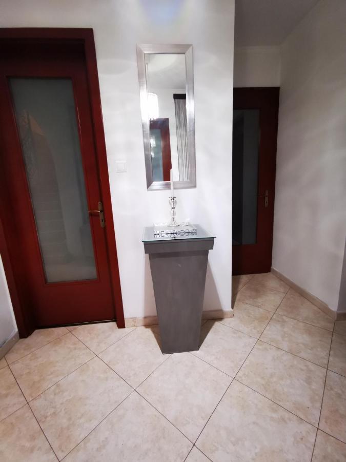 Апартаменты Luxury Basement In The Surrounding Of Budapest Модьород Экстерьер фото