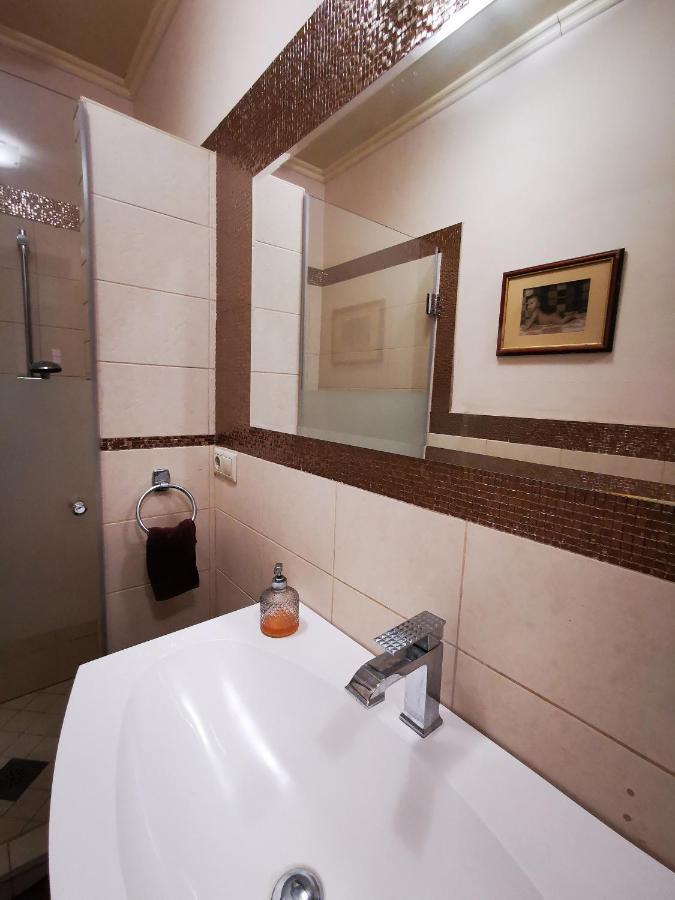 Апартаменты Luxury Basement In The Surrounding Of Budapest Модьород Экстерьер фото